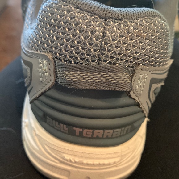 New Balance All Terrain 510 V3 Gray Running Shoes with silver accent - Picture 4 of 10